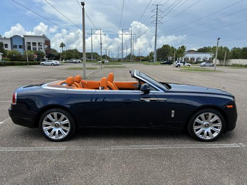 2016 Rolls-Royce Dawn Base