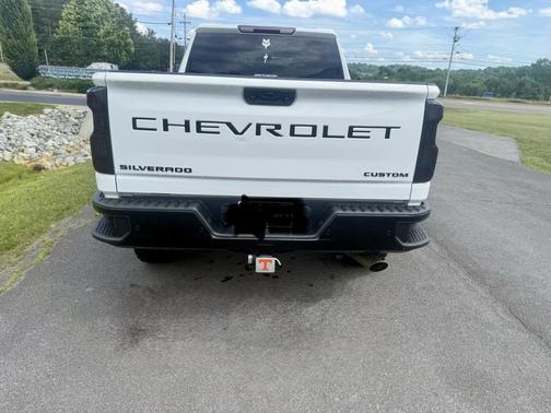 White 2024 Chevrolet Silverado 2500 Custom