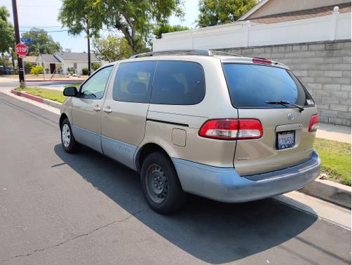 2003 Toyota Sienna CE