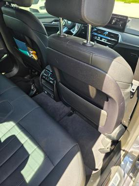 Beige 2022 BMW 530 i