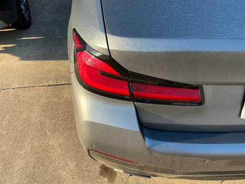 Beige 2022 BMW 530 i
