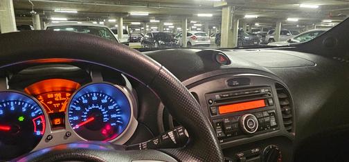 Black 2014 Nissan Juke S