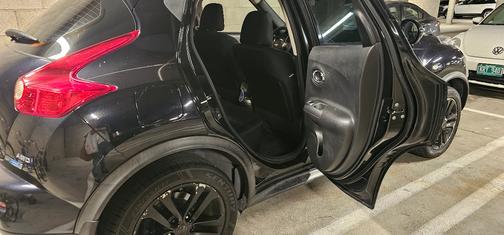 Black 2014 Nissan Juke S