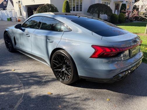 2023 Audi e-tron GT Premium Plus