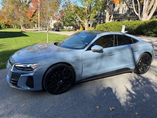 2023 Audi e-tron GT Premium Plus