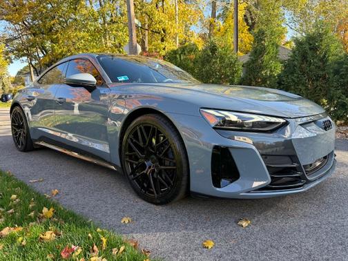 2023 Audi e-tron GT Premium Plus