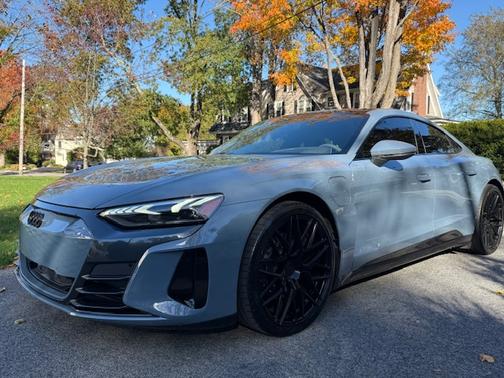 2023 Audi e-tron GT Premium Plus