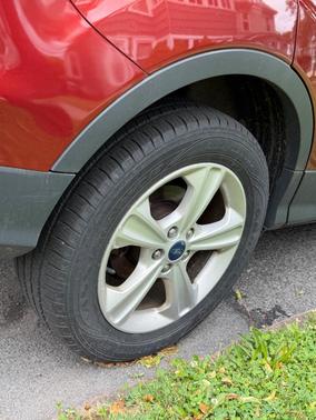 Red 2014 Ford Escape SE