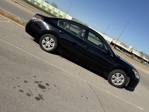 Black 2012 Nissan Altima 2.5 S