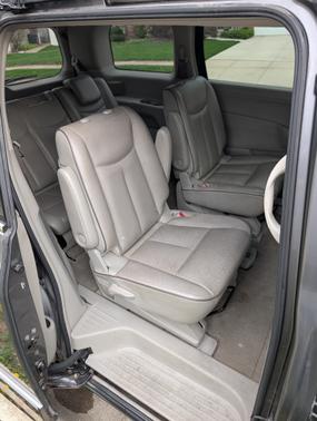 Gray 2015 Nissan Quest SL