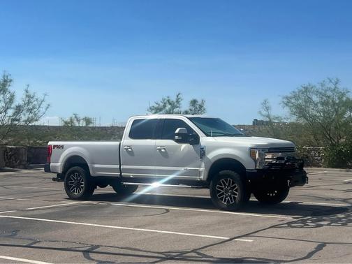 2017 Ford F-350 Lariat
