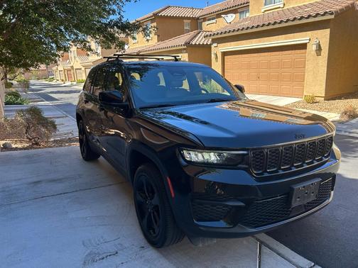 Black 2023 Jeep Grand Cherokee Altitude