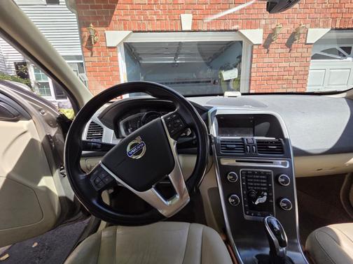 2015 Volvo XC60 T6 Platinum
