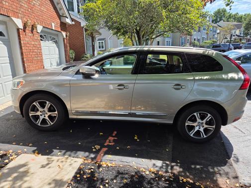 2015 Volvo XC60 T6 Platinum