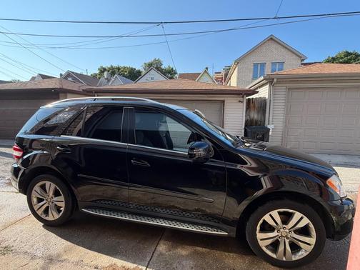 Black 2011 Mercedes-Benz M-Class ML 350