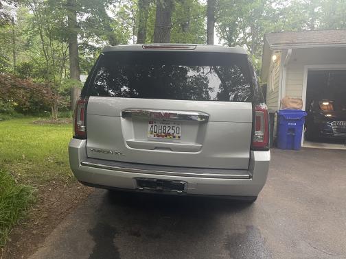 Photo 4 of 8 of 2015 GMC Yukon XL 1500 Denali