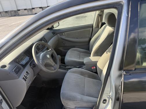 Gray 2005 Toyota Corolla CE