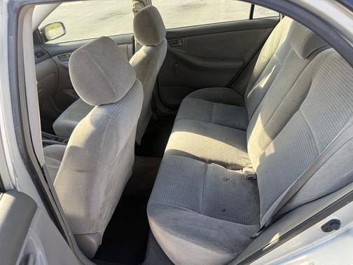 Gray 2005 Toyota Corolla CE