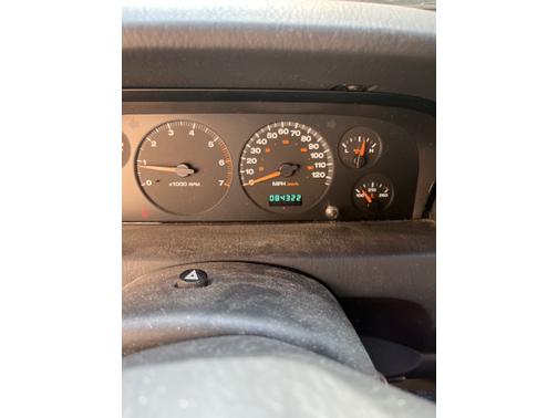 Photo 4 of 13 of 2002 Jeep Grand Cherokee Laredo