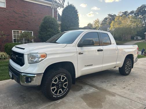 2016 Toyota Tundra SR5
