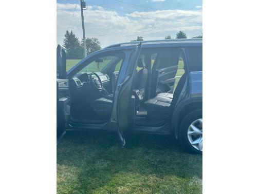 Gray 2019 Volkswagen Atlas 3.6L SE
