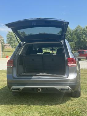 Gray 2019 Volkswagen Atlas 3.6L SE