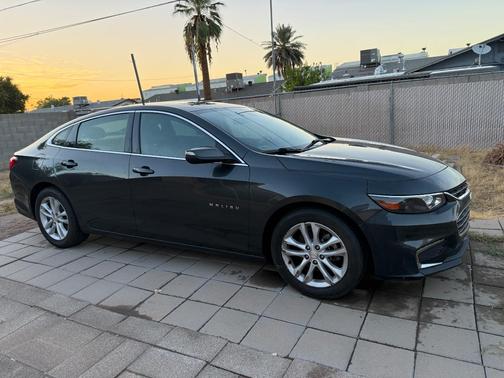 Gray 2018 Chevrolet Malibu LT