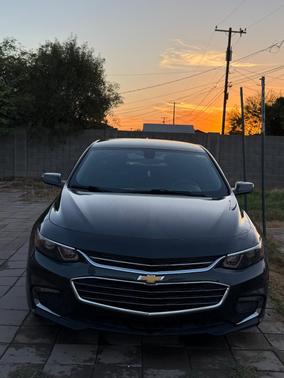 Gray 2018 Chevrolet Malibu LT