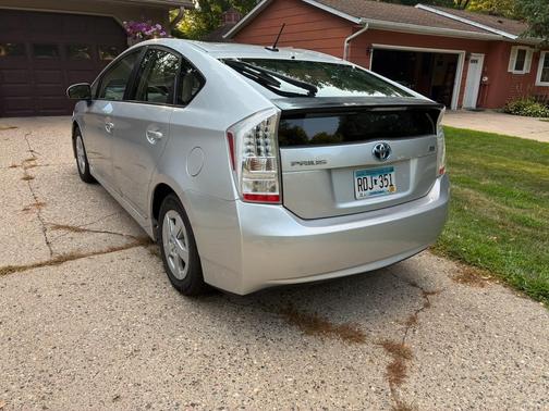Silver 2011 Toyota Prius II