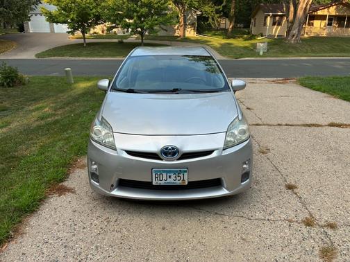Silver 2011 Toyota Prius II