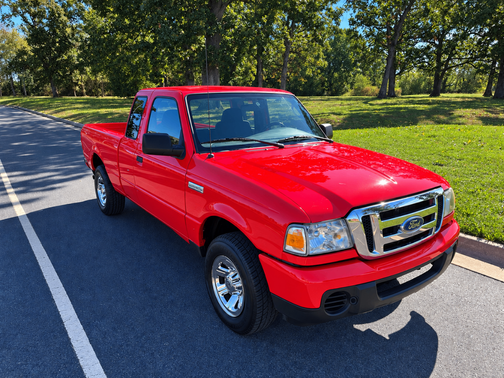 Red 2009 Ford Ranger XLT SuperCab