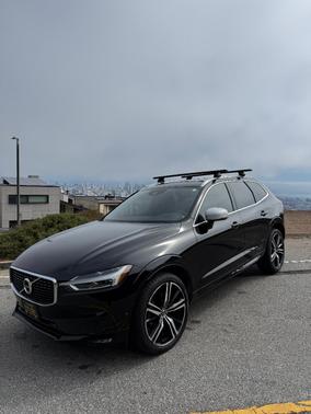 Black 2019 Volvo XC60 T5 R-Design