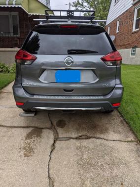 Gray 2018 Nissan Rogue SV