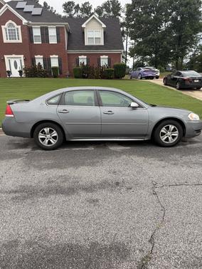 Gray 2009 Chevrolet Impala LT