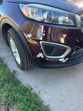 Red 2016 Kia Sorento LX