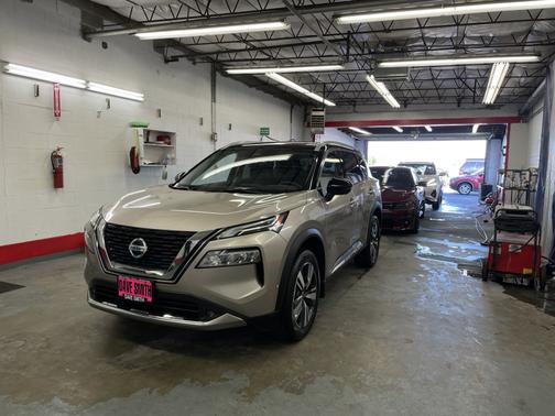 2021 Nissan Rogue Platinum
