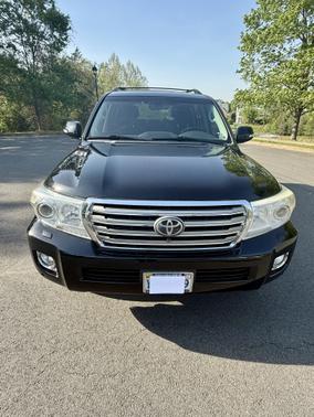2013 Toyota Land Cruiser Base