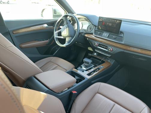 2023 Audi Q5 45 S line Premium