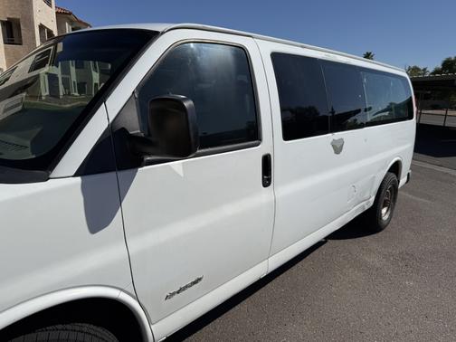 2005 Chevrolet Express 3500 Base