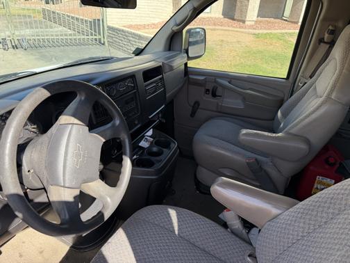 2005 Chevrolet Express 3500 Base