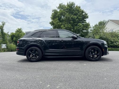 2025 Bentley Bentayga S Black Edition
