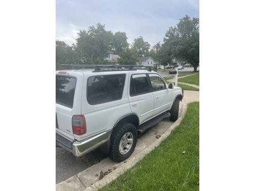 Photo 1 of 13 of 1998 Toyota 4Runner SR5 4WD