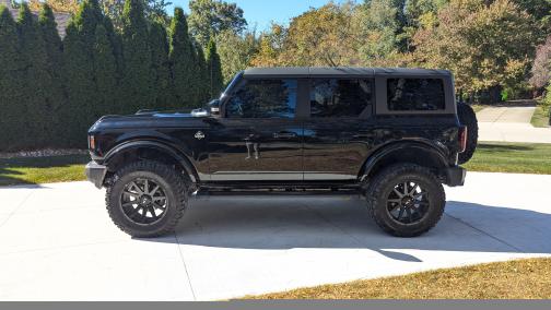 Black 2023 Ford Bronco Outer Banks