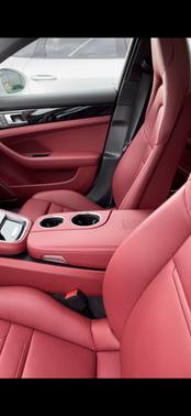 2022 Porsche Panamera 4 Platinum Edition