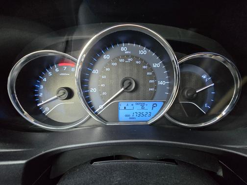 White 2014 Toyota Corolla LE