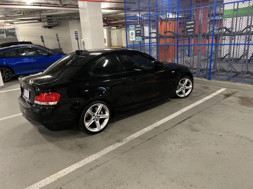 Photo 1 of 10 of 2011 BMW 135 i