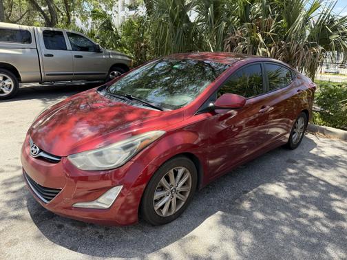 2014 Hyundai ELANTRA SE