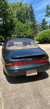 Green 1994 INFINITI J30 Base