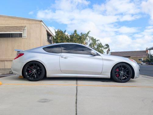 2012 Hyundai Genesis Coupe 3.8 Track