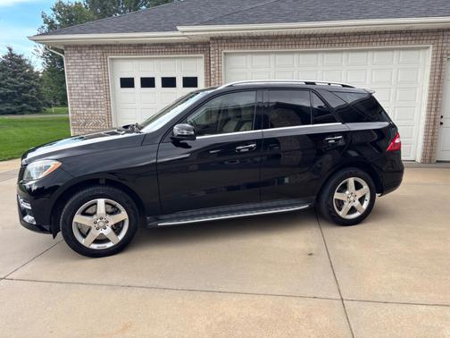 Black 2013 Mercedes-Benz M-Class ML 550 4MATIC